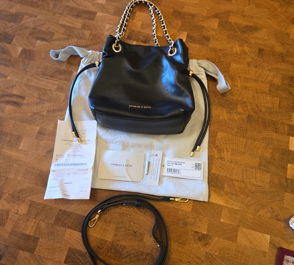 Charles & Keith Black Shoulder Bag with Gold Chain - Picture 2 of 15